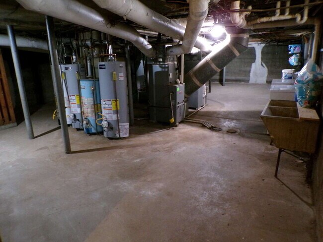 Building Photo - Charming 1 bed, 1 bath apartment in old louisville.