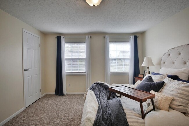 Building Photo - 1613 Worthington Row Dr
