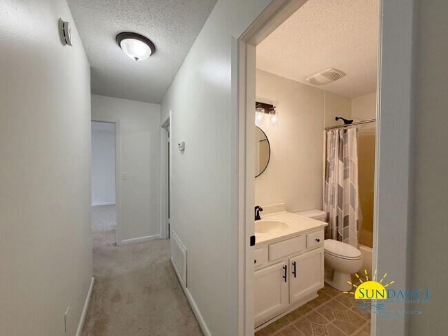 Building Photo - Charming 3-Bedroom Home in Fort Walton Beach!