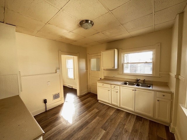 Building Photo - 330 E Lake St