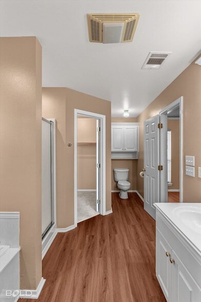 Building Photo - 406 Lavita Dr