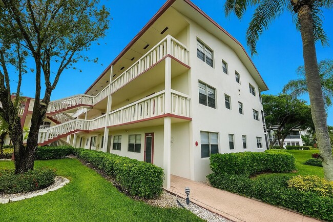 Building Photo - 238 Fanshaw F