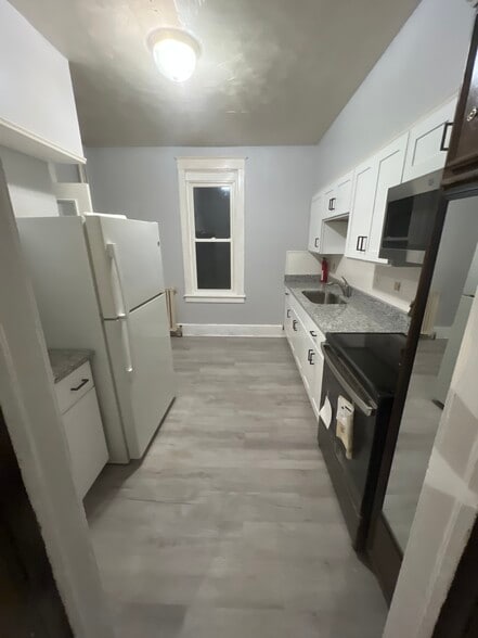 Building Photo - 208 W High St