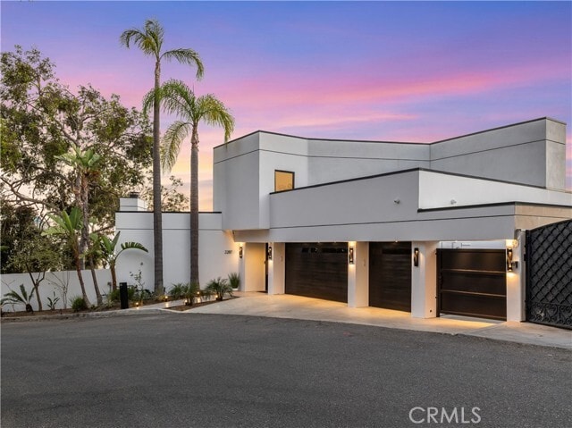 Building Photo - 2287 Sunset Plaza Dr