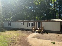 Building Photo - 2 bedroom 2 full bath single wide trailer