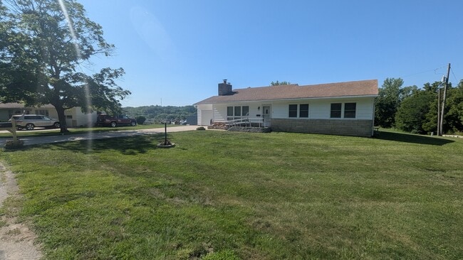 Building Photo - 2221 Millwood Dr