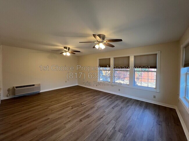 Building Photo - 7808 Mallard Ln