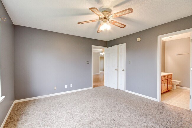 Building Photo - Amazing Home With Fireplace and Hardwood Flooring in Whitehall Subdivision