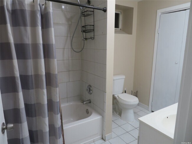 Building Photo - 33 Pine Cone Ln