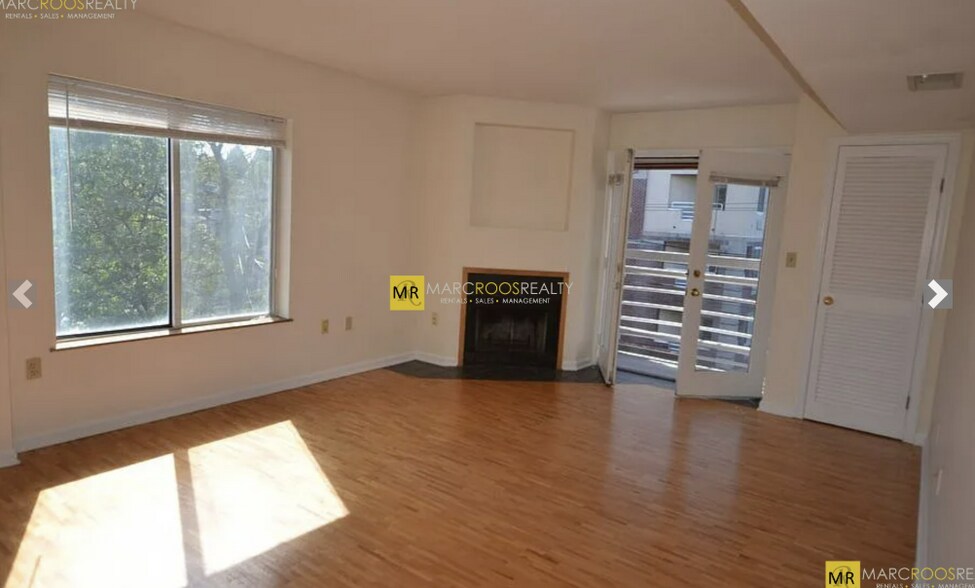 Building Photo - 332 Franklin St