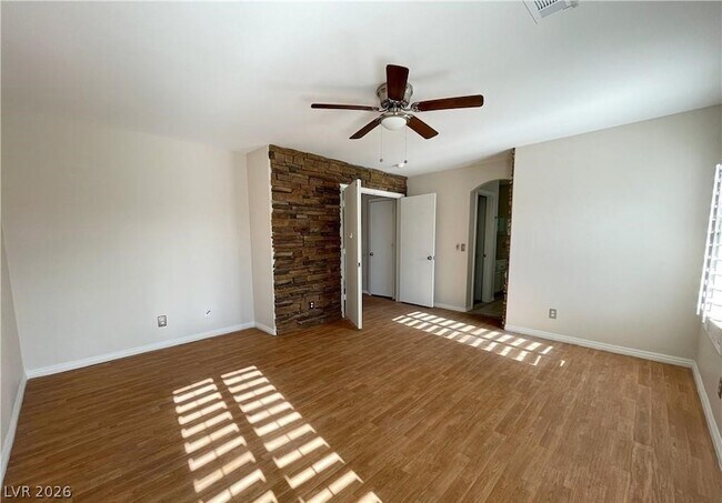 Building Photo - 913 Dancing Rain Ct