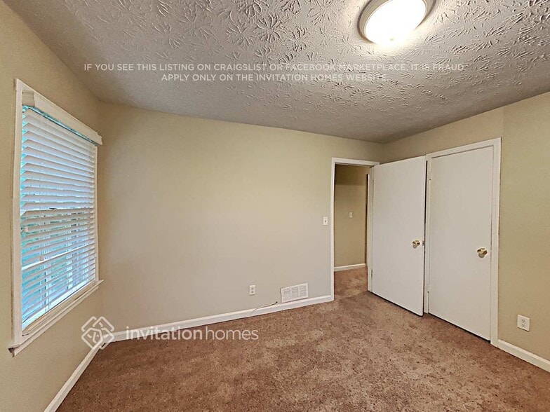 Building Photo - 3930 Grove Trail