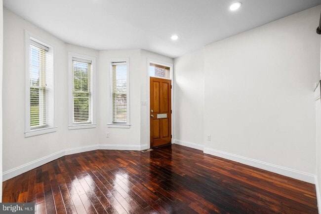 Building Photo - 2822 Frederick Ave