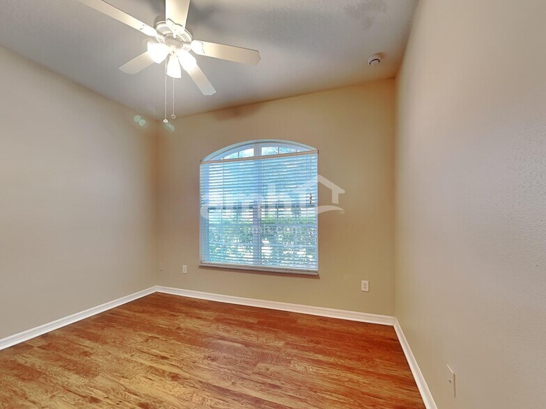 Building Photo - 30652 Palmerston Pl