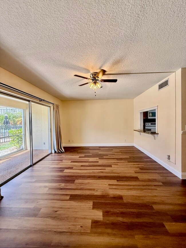Building Photo - 342 Southwind Dr
