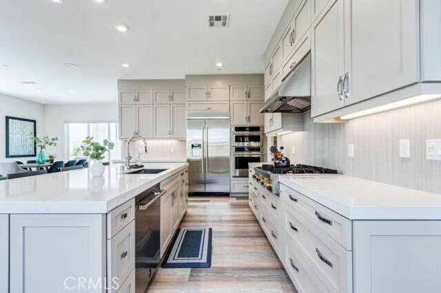 Building Photo - 260 Holliston