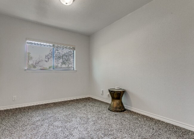 Building Photo - 5978 Sunrise Bend Dr