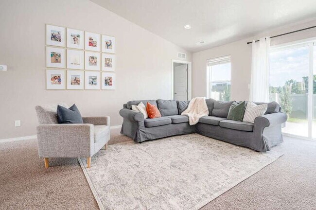 Building Photo - 74 W Havasu Falls St