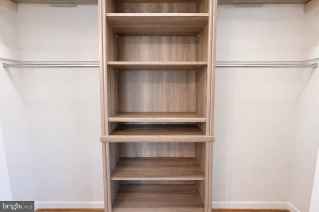 Building Photo - 6223 Loch Raven Dr