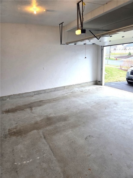 Building Photo - 230 Seawynds Dr