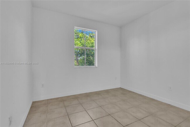 Building Photo - 27463 SW 137th Ct