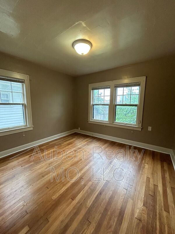 Building Photo - 5431 Harrison St