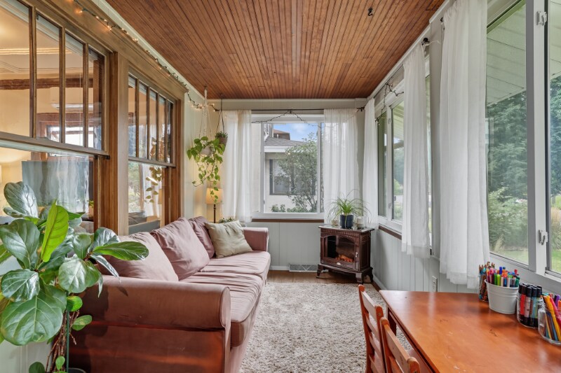 Building Photo - 1679 Hubbard Ave