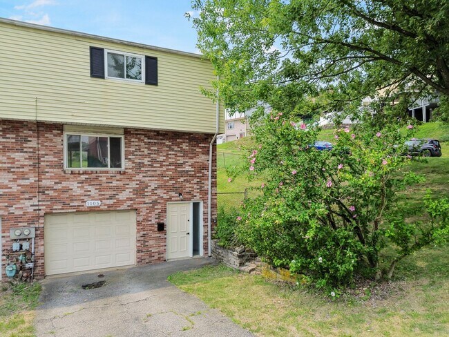 Building Photo - READY FOR MOVE IN! DON'T MISS THIS RENOVATED 2-BEDROOM TOWNHOME IN WEST MIFFLIN!