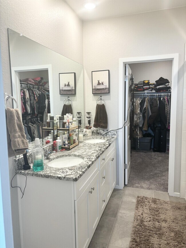 Building Photo - 23600 E 41st Ave