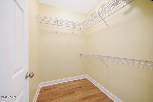 Building Photo - 5405 Thomas Dr