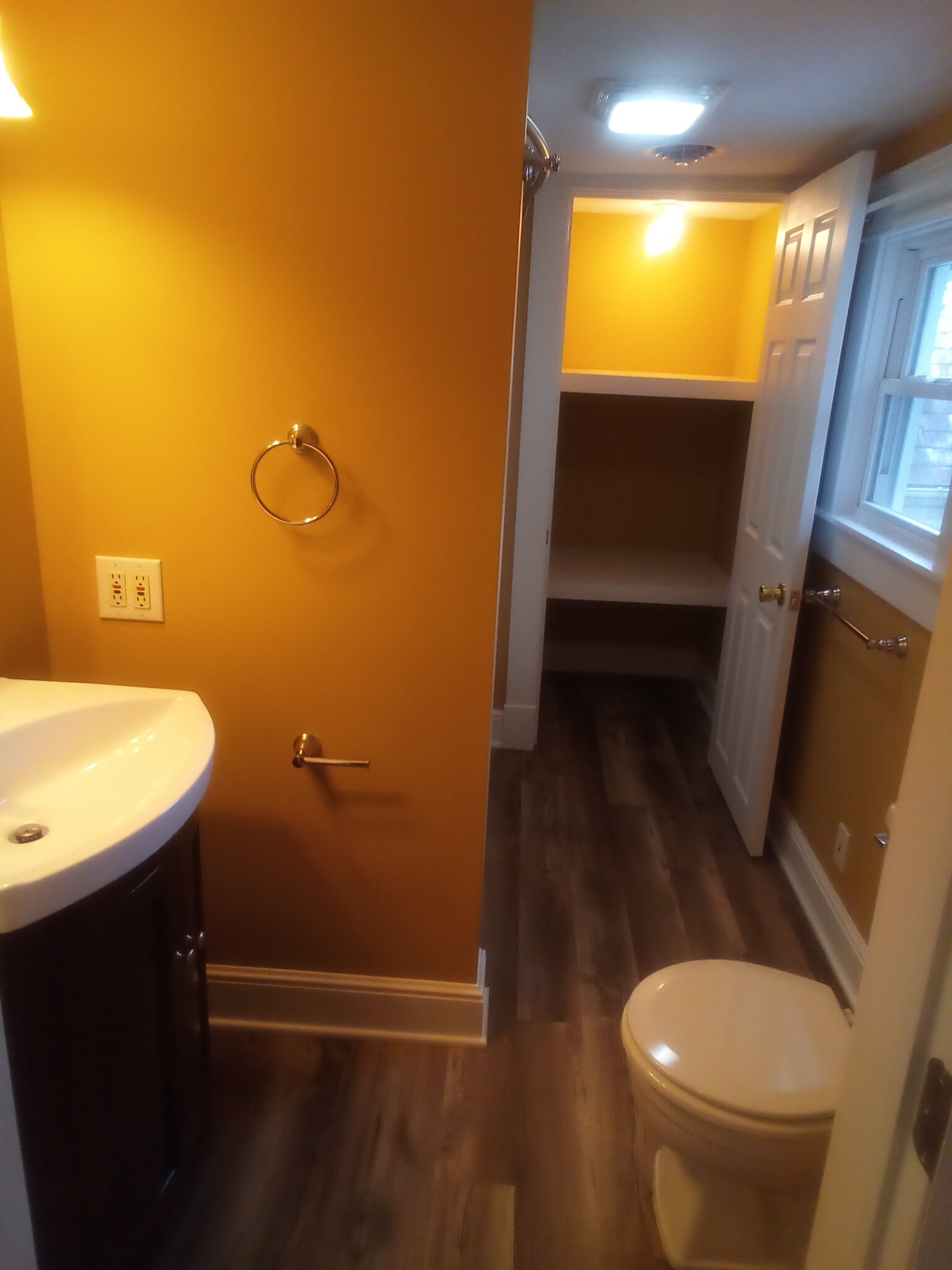 Full Bath - 126 Euclid Pl