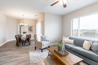 Building Photo - Charming Villa in 55+ Independent Living Community