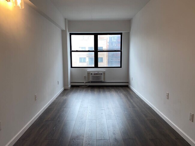 Building Photo - 200 Bowery