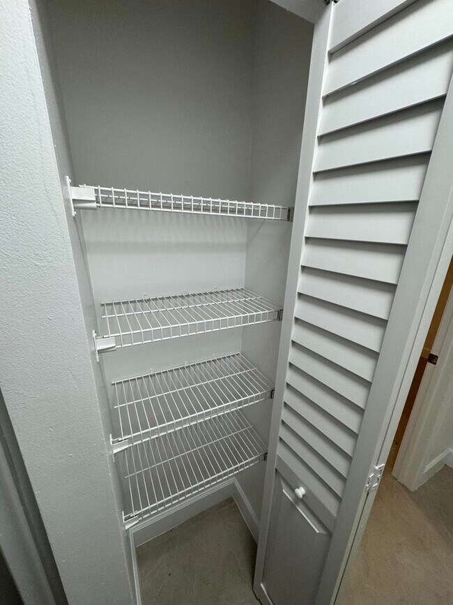 Building Photo - 1148 Summit Trail Cir