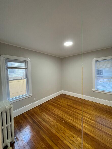Building Photo - 517 Cottage St