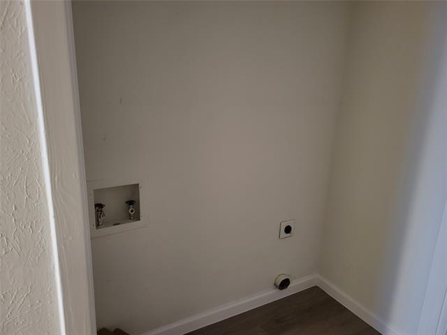 Building Photo - 3127 Willowbrook Ct