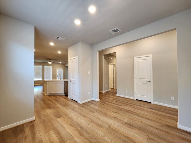 Building Photo - 19014 Whitehaven Bend Ln
