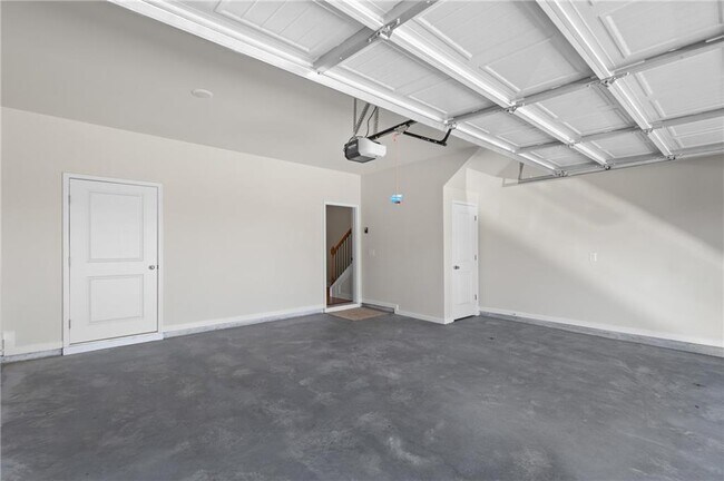 Building Photo - 1230 Ainsworth Alley