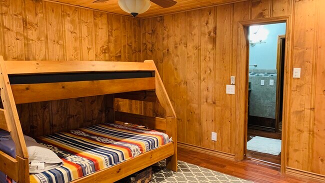 Building Photo - 24913 Matterhorn Ct