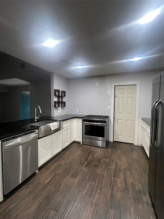 Building Photo - 10515 Sagewind Dr