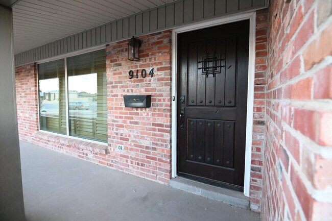 Building Photo - 9104 W H Burges Dr