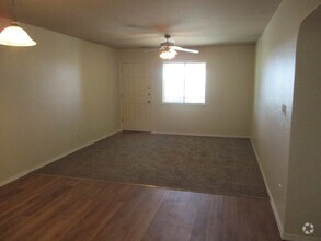 Building Photo - "Charming 2-Bed, 2-Bath Gem in El Paso – 1...