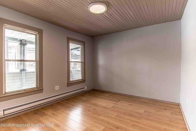 Building Photo - 540 N Main St