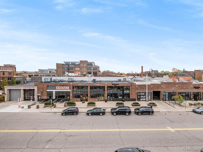 Building Photo - 460 W Canfield St