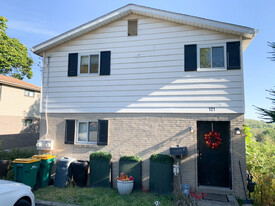 Building Photo - 121 3rd St