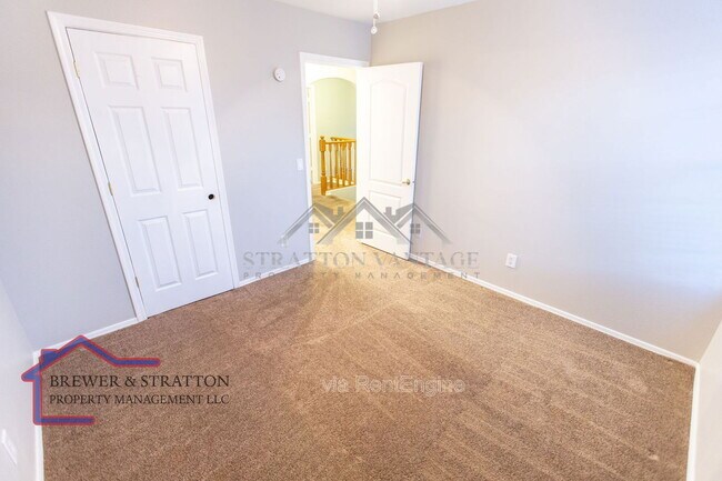 Building Photo - 1431 E Encinas Ave