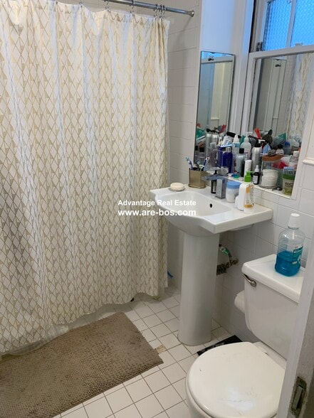 Building Photo - 50 Chester St