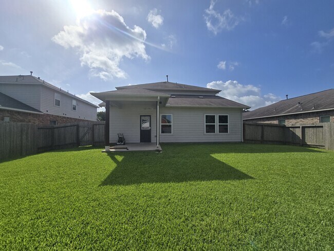 Building Photo - 7318 Parkview Dr