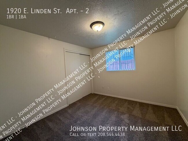 Building Photo - 1920 E Linden St