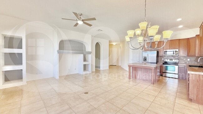 Building Photo - 3027 W Cottonwood Ln